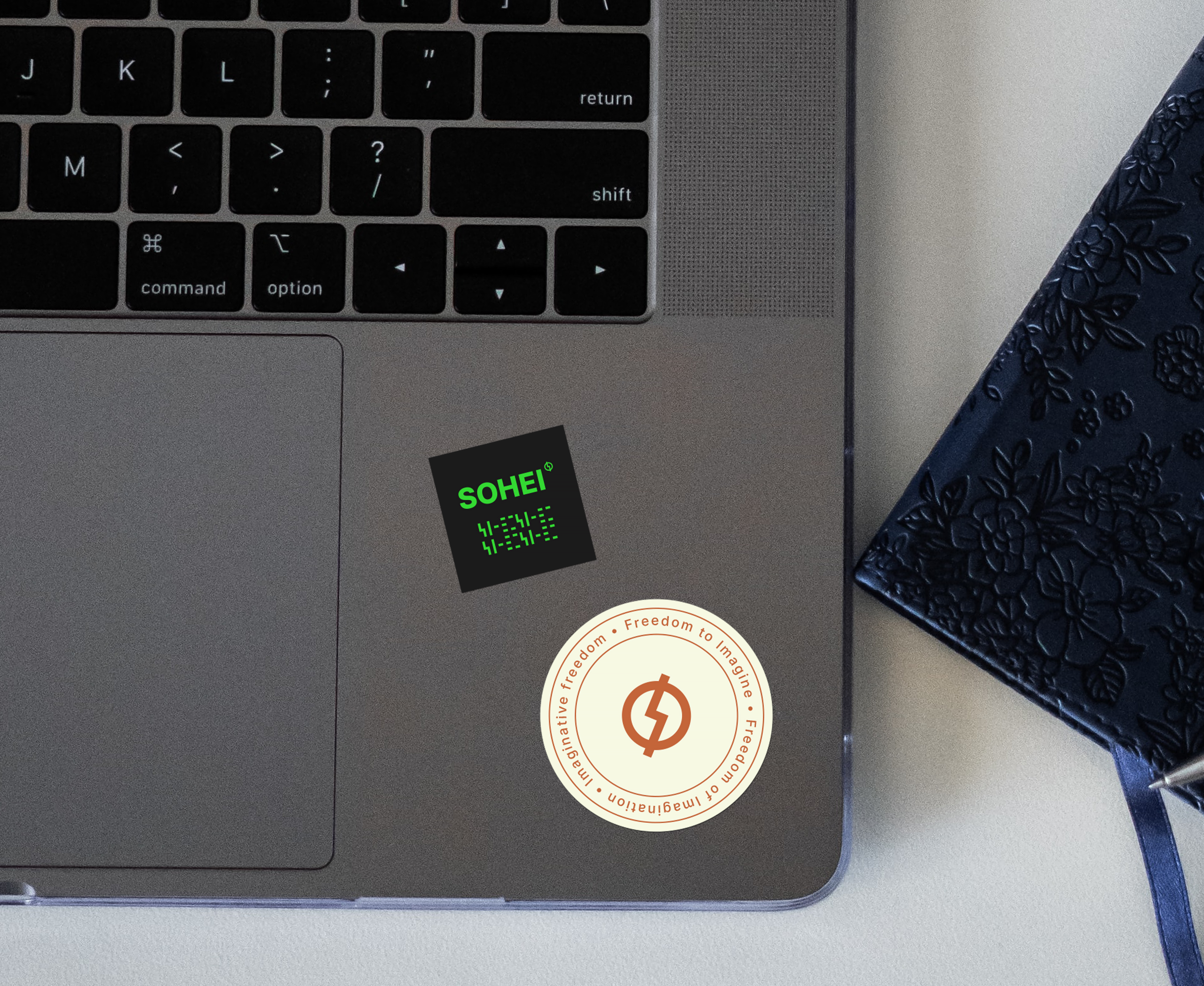 SOHEI_Sticker-on-Laptop-Mockup